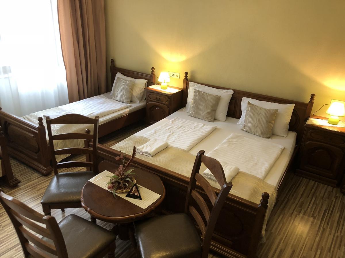 Mosoly Apartman แซแก็ด ภายนอก รูปภาพ