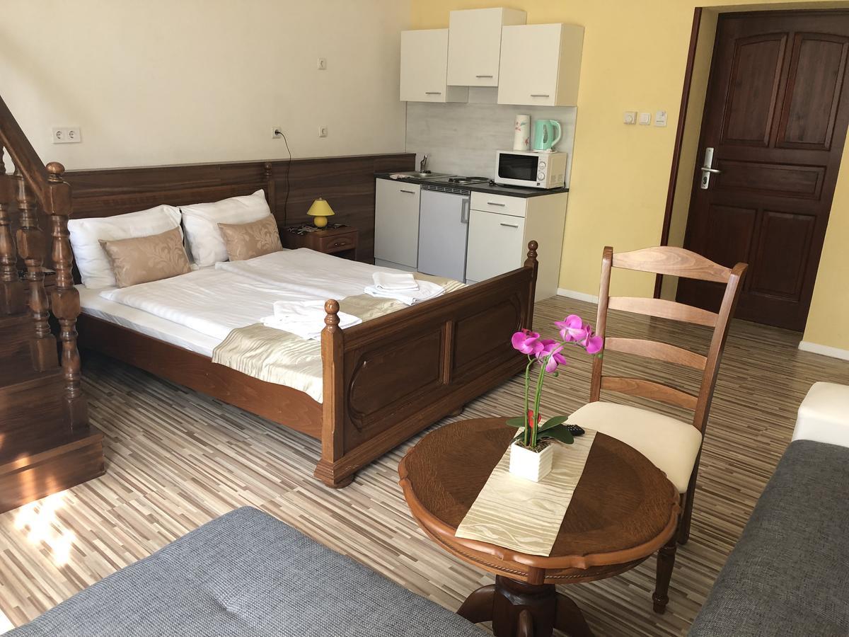 Mosoly Apartman แซแก็ด ภายนอก รูปภาพ